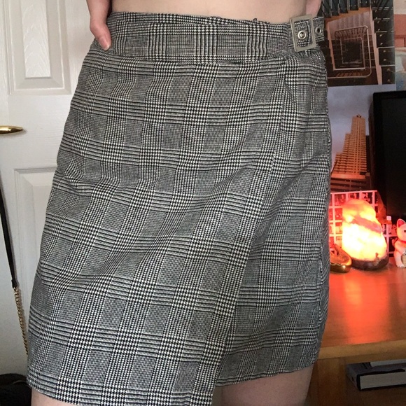 Brandy Melville Skirt - Picture 3 of 3